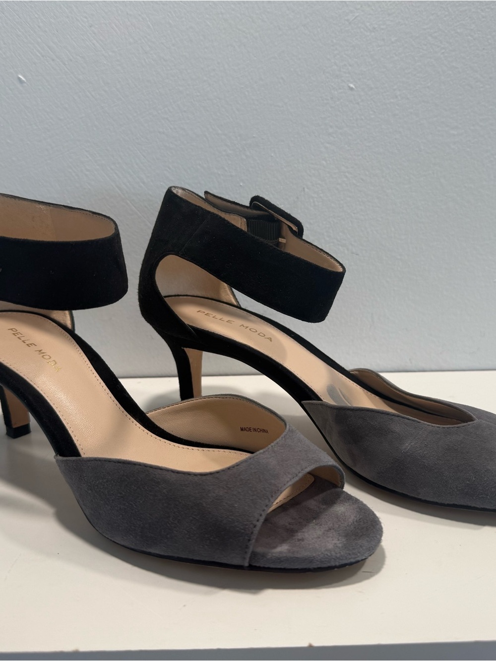 Pelle Moda Berlin Gray Suede and Black Ankle-Strap Peep-Toe Heels - size 8